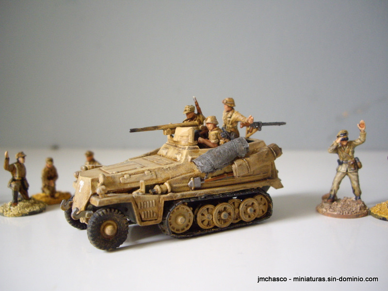 Sd Kfz 250/10 with Revell crew